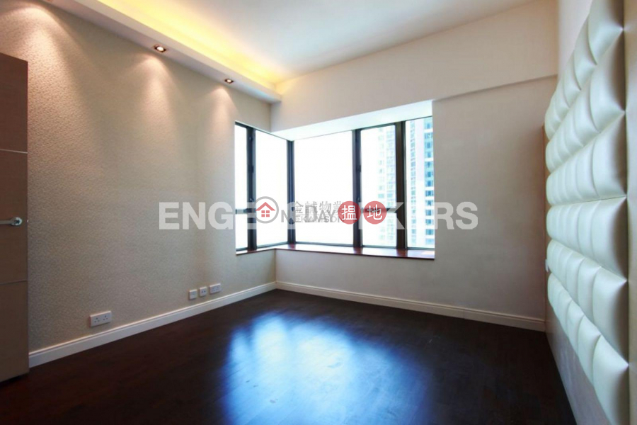 Property Search Hong Kong | OneDay | Residential, Sales Listings | 3 Bedroom Family Flat for Sale in Shek Tong Tsui