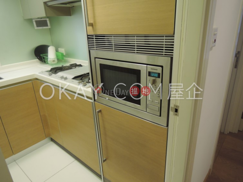 Lovely 2 bedroom on high floor with balcony | For Sale | Centrestage 聚賢居 Sales Listings