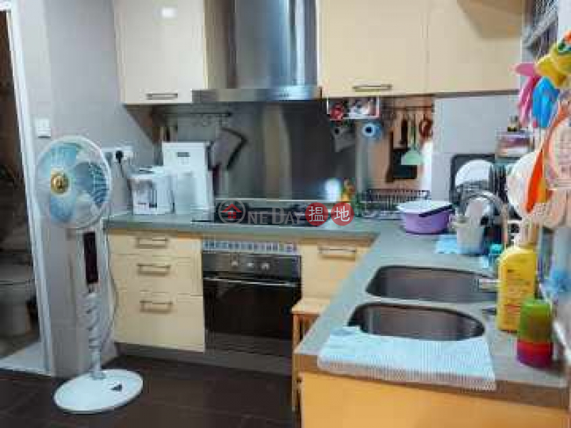 Mid level fully furnished 2 br apartment 699 sq ft | 10 Castle Lane 衛城里10號 Rental Listings