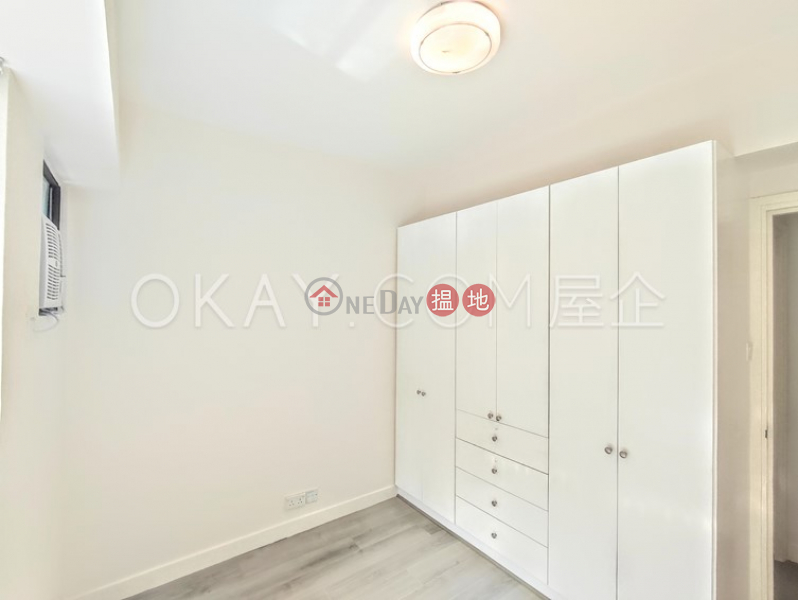 HK$ 48,000/ month Dragonview Court, Western District Nicely kept 3 bedroom with sea views, balcony | Rental