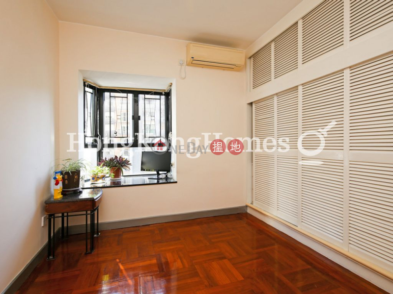 HK$ 35,000/ month | Royal Court, Wan Chai District 3 Bedroom Family Unit for Rent at Royal Court