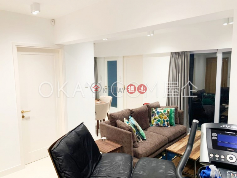 Tasteful 1 bedroom with terrace | For Sale | 2J Mosque Junction 摩羅廟交加街2J號 Sales Listings