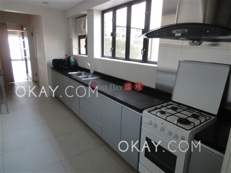 Efficient 3 bed on high floor with balcony & parking | Rental | Dragon View 龍景樓 Rental Listings