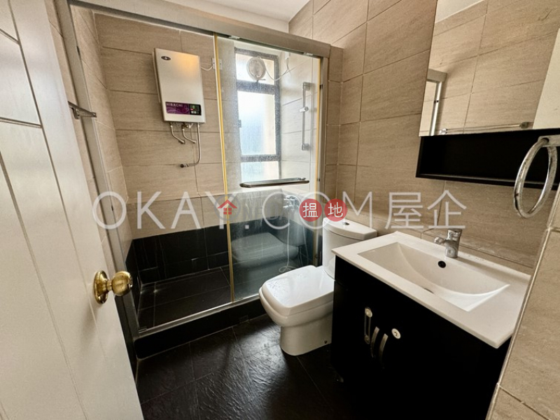 Cozy 3 bedroom on high floor with sea views & balcony | Rental | Discovery Bay, Phase 3 Parkvale Village, Woodbury Court 愉景灣 3期 寶峰 寶怡閣 Rental Listings