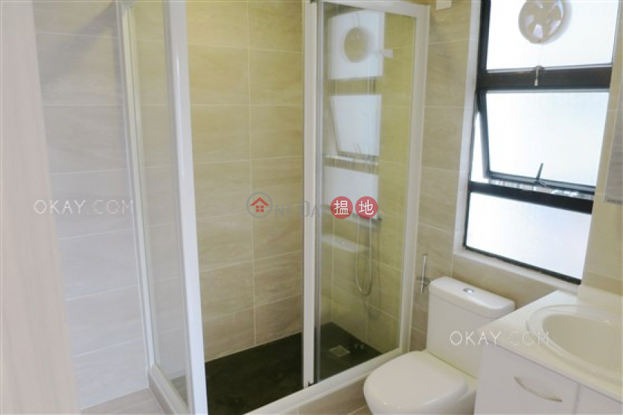 Stylish 2 bedroom in Mid-levels West | Rental | Robinson Heights 樂信臺 Rental Listings
