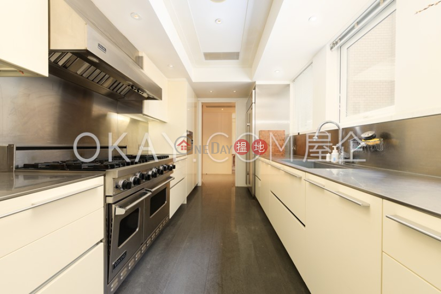 Efficient 3 bedroom with balcony & parking | For Sale | Grenville House 嘉慧園 Sales Listings