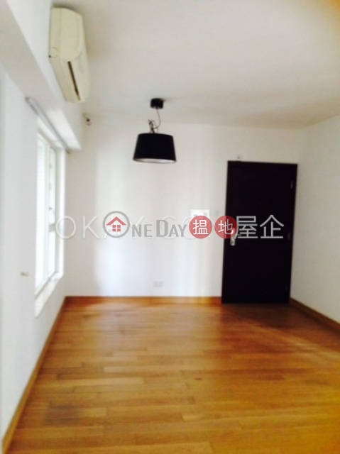 Lovely 3 bedroom with balcony | For Sale, Centrestage 聚賢居 | Central District (OKAY-S961)_0