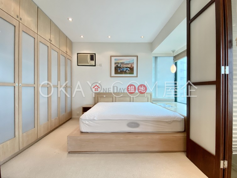 Lovely 1 bedroom on high floor with parking | For Sale | Hillsborough Court 曉峰閣 Sales Listings