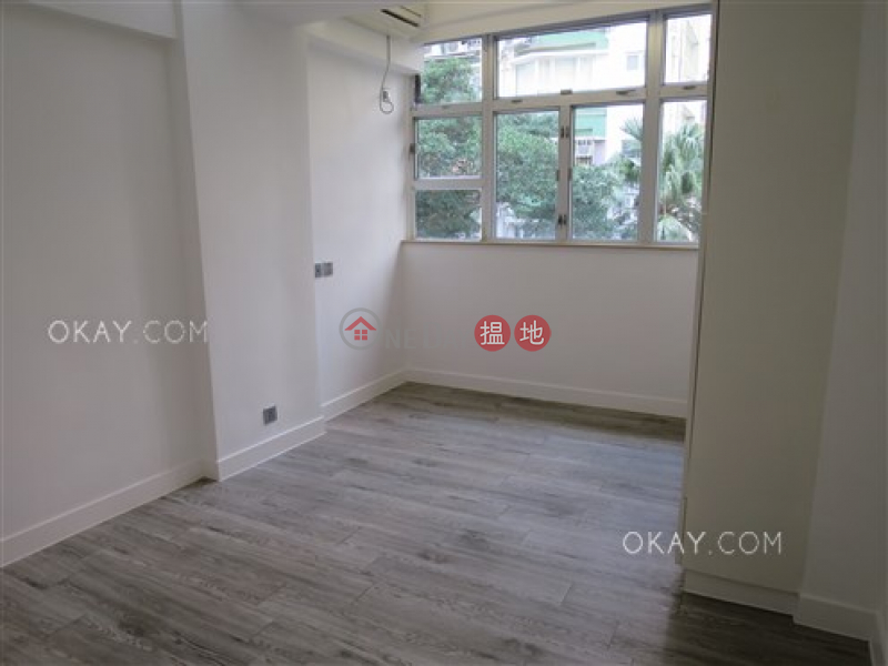 Intimate 2 bedroom in Mid-levels West | Rental | Fook Wah Mansions 福華大廈 Rental Listings