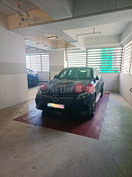 Extra wide and independent parking spaces | The Merton 泓都 Rental Listings