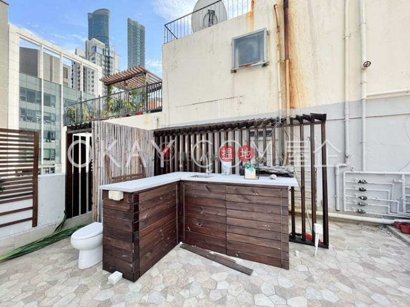 HK$ 31,000/ month Yuk Sau Mansion, Wan Chai District Charming 2 bedroom on high floor with rooftop | Rental