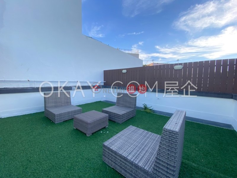 Gorgeous 3 bedroom with rooftop, balcony | For Sale | Chun Fai Yuen 春暉園 Sales Listings