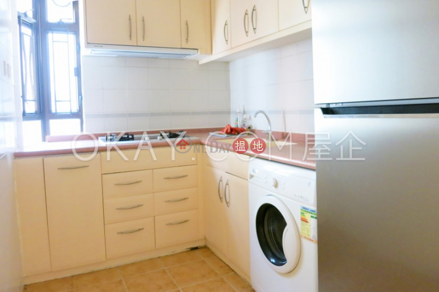 HK$ 28,000/ month, Corona Tower, Central District Charming 3 bedroom in Mid-levels West | Rental