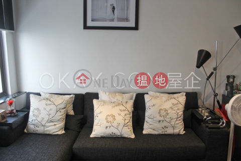 Nicely kept high floor with sea views & rooftop | For Sale | Robinson Crest 賓士花園 _0
