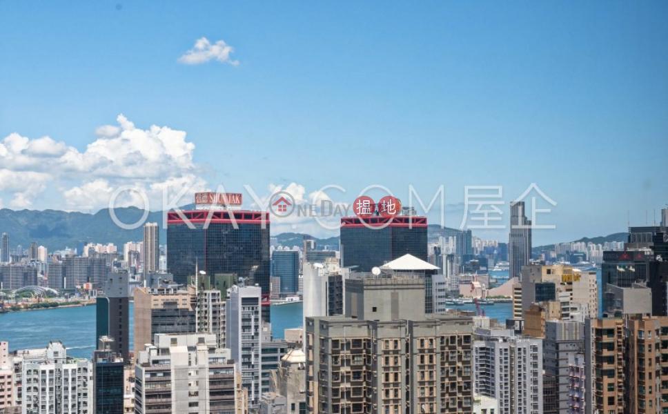 Property Search Hong Kong | OneDay | Residential | Sales Listings | Luxurious 3 bedroom in Mid-levels West | For Sale