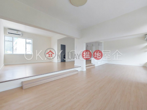 Efficient 3 bedroom with parking | Rental | Pak Villa 碧園 _0