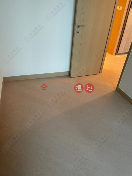 Grand Victoria Low, D Unit | Residential, Sales Listings | HK$ 6.6M