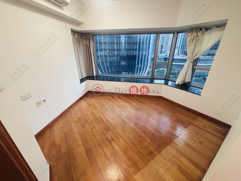 擎天半島兩房一套1柯士甸道西 | 油尖旺香港-出售-HK$ 1,600萬