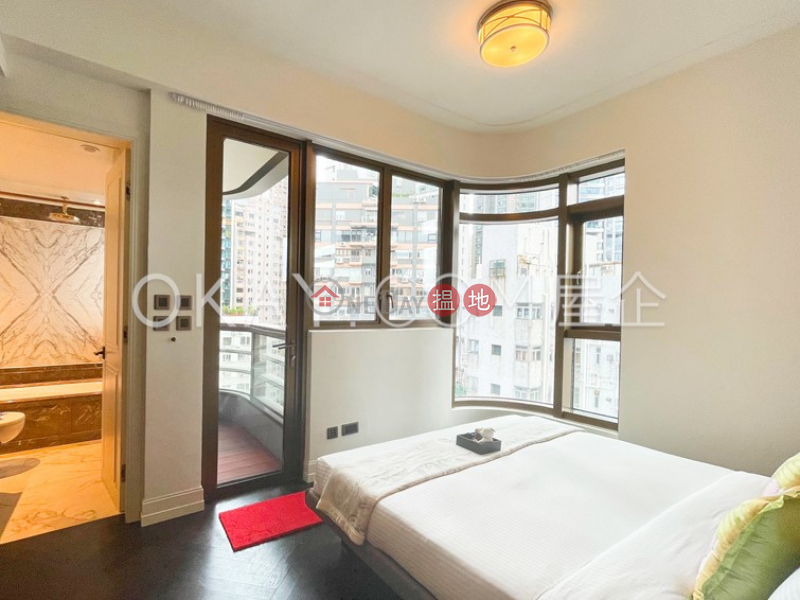 HK$ 30,000/ month, Castle One By V, Western District, Intimate high floor in Mid-levels West | Rental