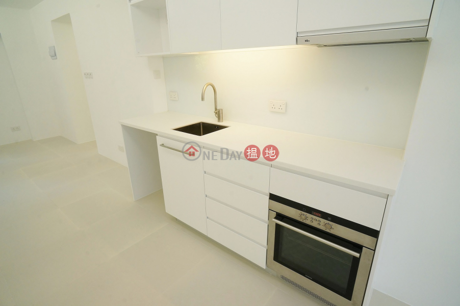 No Agent Fee-Bright, modern 700\' studio, 39-49 Gage Street | Central District | Hong Kong | Rental | HK$ 21,000/ month