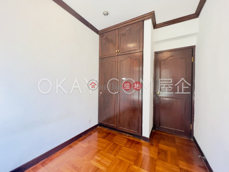 HK$ 18.8M, Scenecliff Western District | Elegant 3 bedroom on high floor with balcony & parking | For Sale