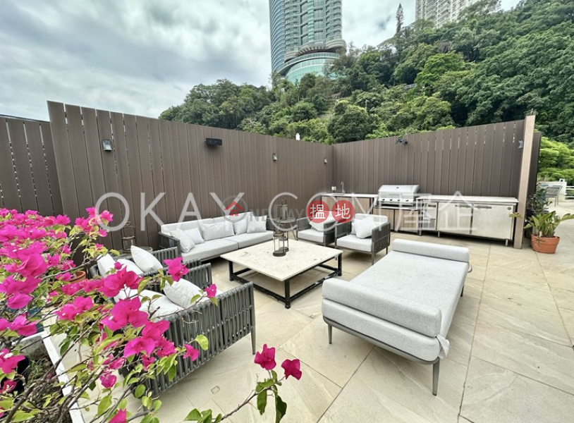 Property Search Hong Kong | OneDay | Residential Rental Listings Luxurious 2 bed on high floor with rooftop & parking | Rental