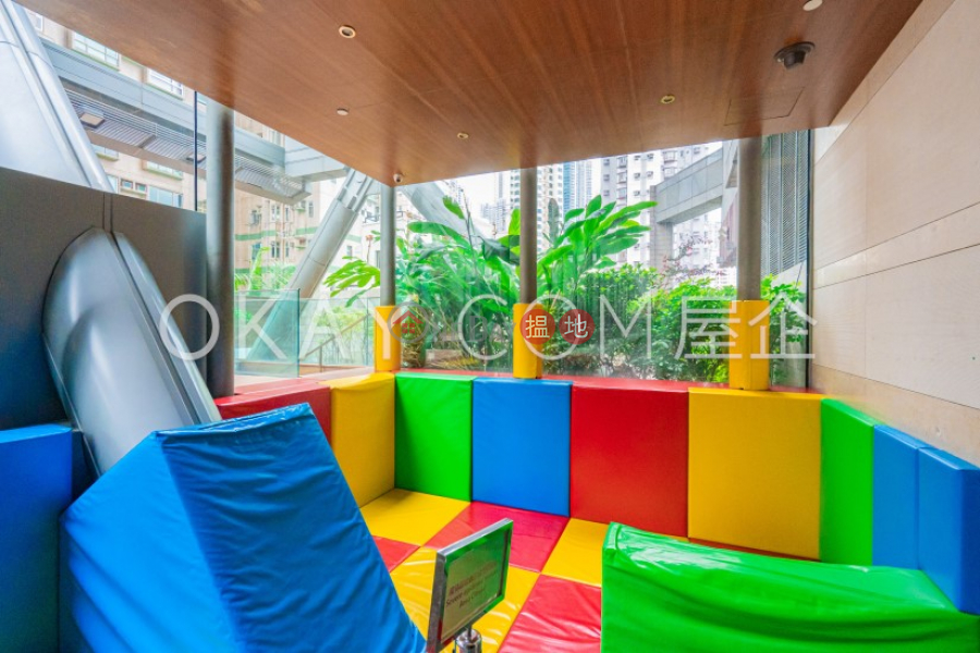HK$ 36,800/ month Centrestage, Central District Tasteful 3 bedroom on high floor with balcony | Rental