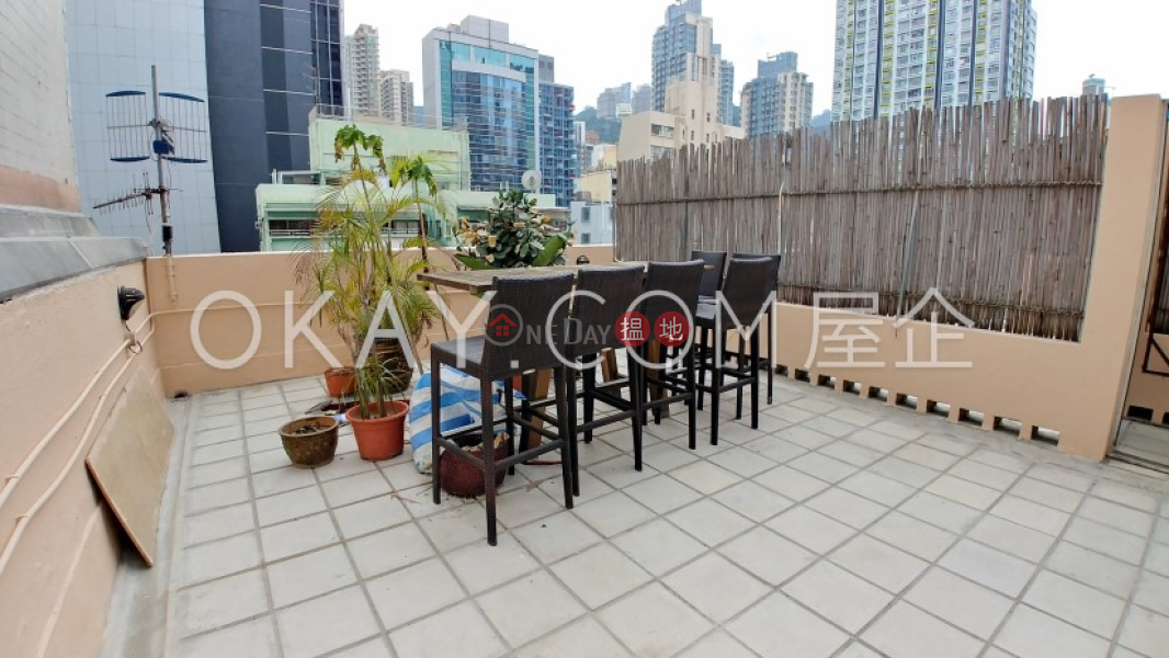 Charming 2 bedroom on high floor with rooftop | Rental | Linfond Mansion 濂風大廈 Rental Listings