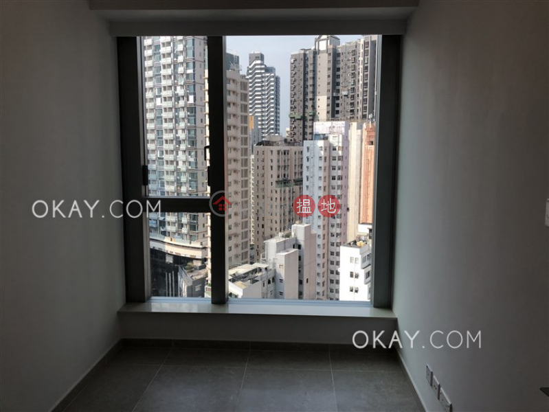 HK$ 26,800/ month | Resiglow Pokfulam | Western District Practical 1 bedroom on high floor with balcony | Rental