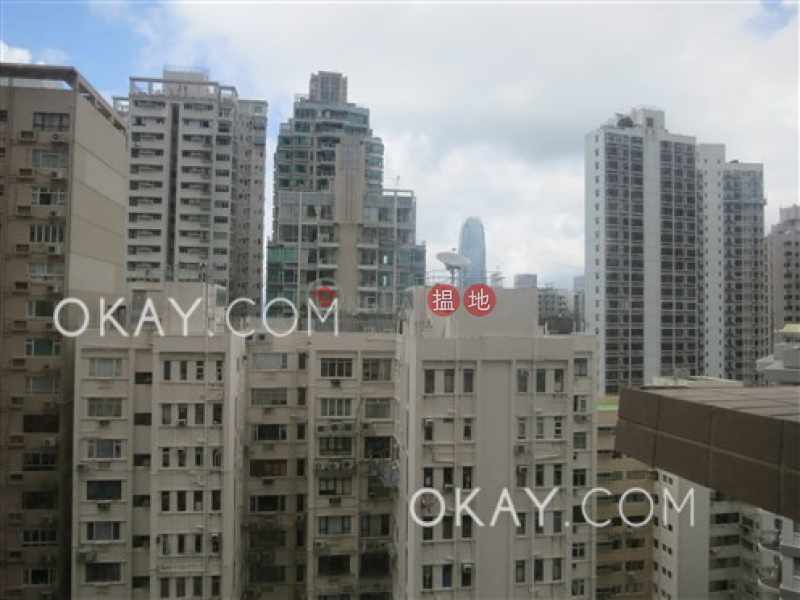 HK$ 138,000/ month | Pearl Gardens Western District Efficient 3 bedroom with balcony & parking | Rental