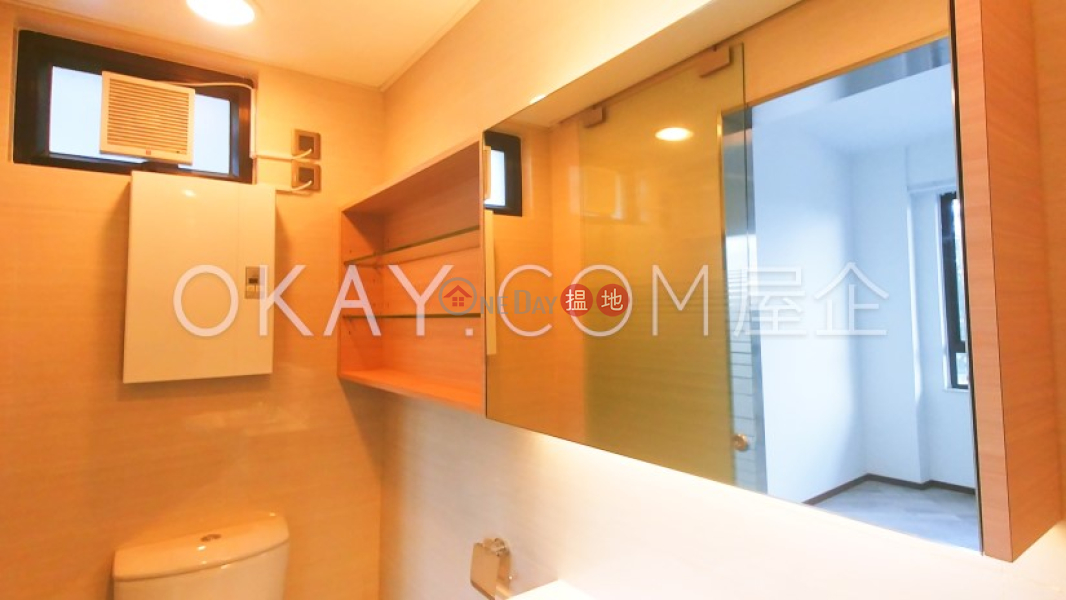 Lovely 3 bedroom with harbour views & balcony | Rental | Highland Mansion 海倫大廈 Rental Listings