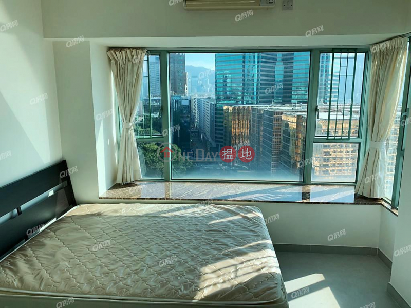HK$ 35,000/ month, The Victoria Towers, Yau Tsim Mong, The Victoria Towers | 3 bedroom Low Floor Flat for Rent