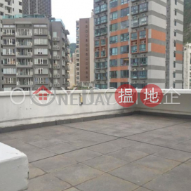 Charming studio on high floor with rooftop & parking | For Sale