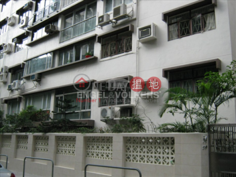 3 Bedroom Family Flat for Sale in Central Mid Levels | Yee Lin Mansion 彝年大廈 _0