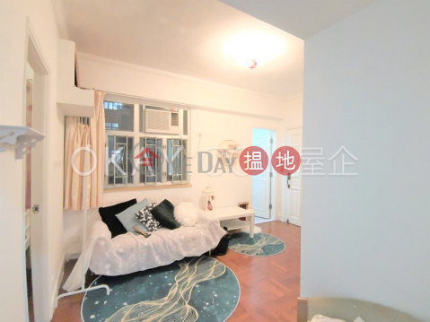 Generous 3 bedroom in Sai Ying Pun | Rental | Hang Fai Building 恆輝大廈 _0
