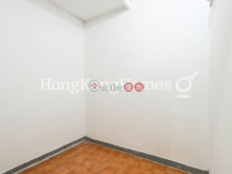 HK$ 30,000/ month | 28-30 Village Road | Wan Chai District | 3 Bedroom Family Unit for Rent at 28-30 Village Road