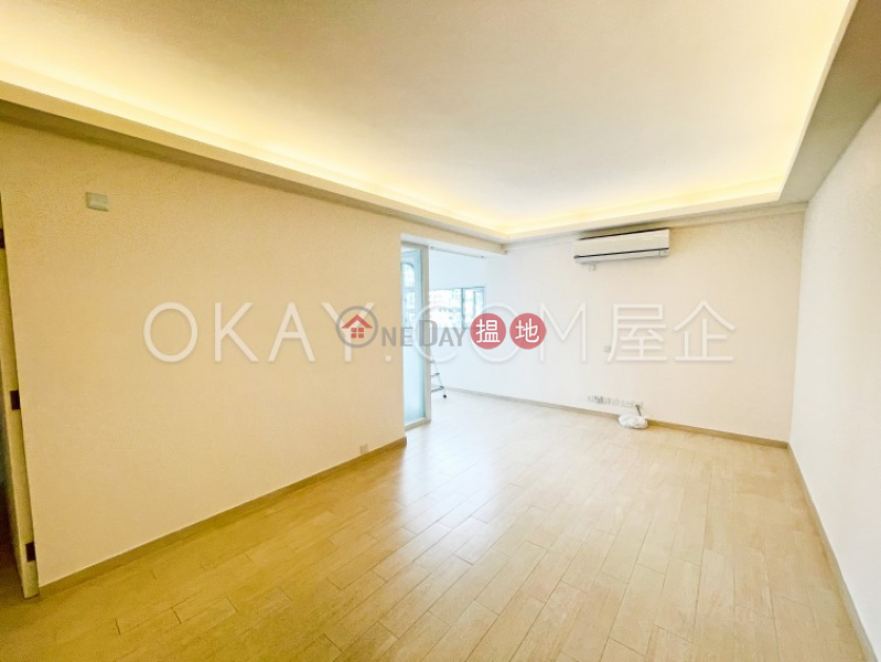 Unique 3 bedroom with parking | Rental, Block B Dragon Court 金龍大廈 B座 Rental Listings | Eastern District (OKAY-R10280)