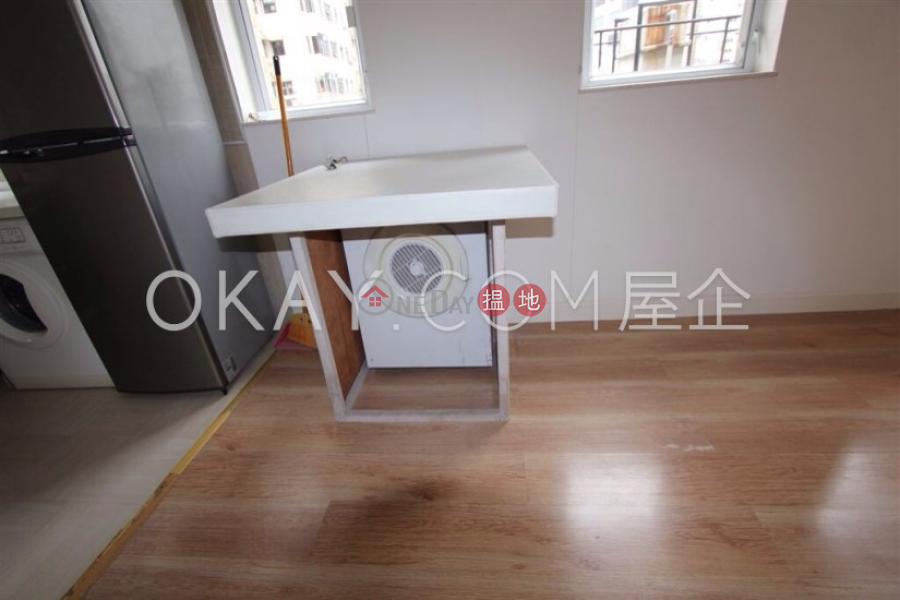 HK$ 25,800/ month 1-3 Sing Woo Road | Wan Chai District | Tasteful 1 bedroom on high floor with balcony | Rental