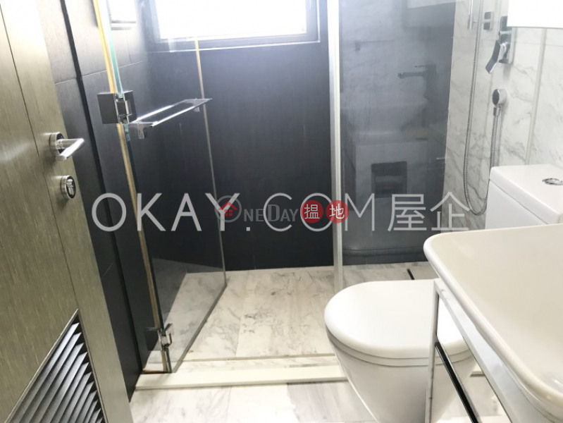 Elegant 3 bedroom with balcony | For Sale | Centre Point 尚賢居 Sales Listings