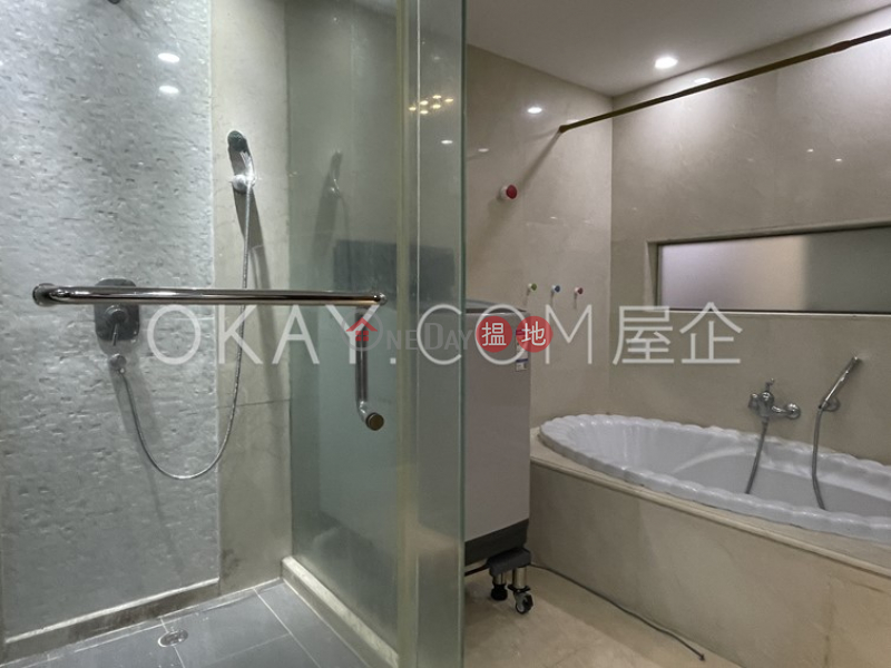 HK$ 32,000/ month | Razor Park | Sai Kung | Lovely 3 bedroom on high floor with rooftop & parking | Rental