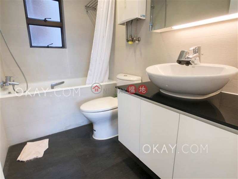 Popular 3 bedroom in Mid-levels West | Rental | Parkway Court 寶威閣 Rental Listings