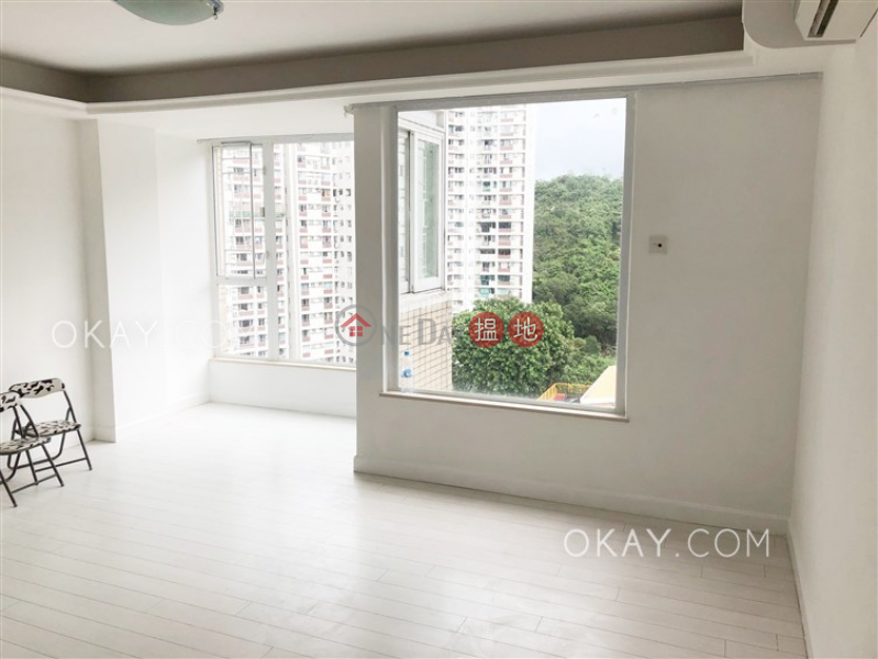 Stylish 3 bedroom on high floor with parking | Rental | Oxford Court 豐林閣 Rental Listings