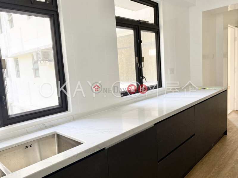 HK$ 109,000/ month | Repulse Bay Apartments Southern District Efficient 4 bed on high floor with balcony & parking | Rental