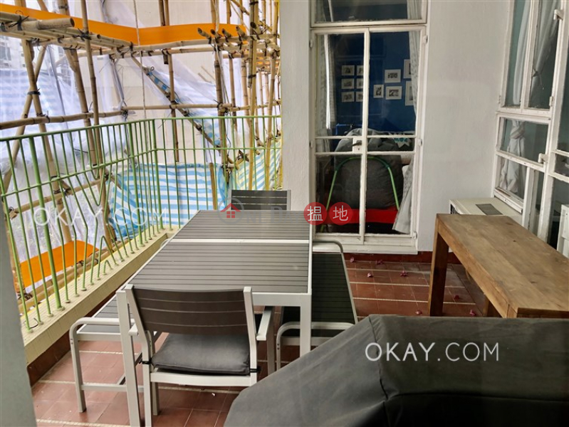 HK$ 78,000/ month | Panorama, Western District, Stylish 3 bedroom with balcony & parking | Rental