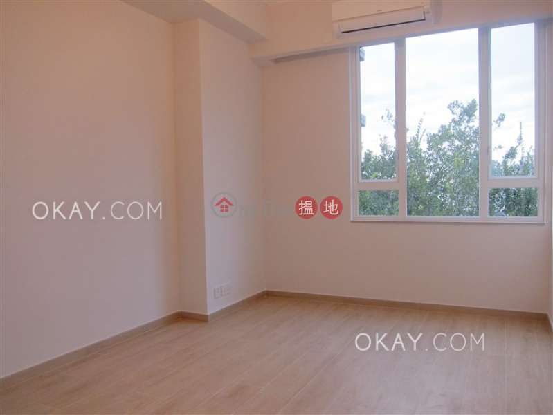 Unique 3 bedroom with balcony & parking | Rental | Hatton Place 杏彤苑 Rental Listings