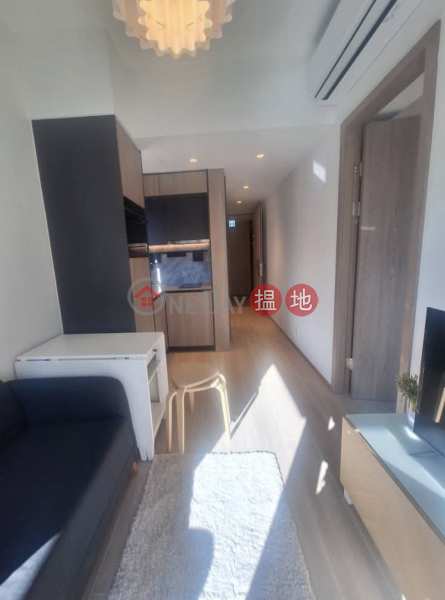HK$ 24,100/ month | The Hilltop | Western District THE HILLTOP 1 BEDROOM WITH BALCONY