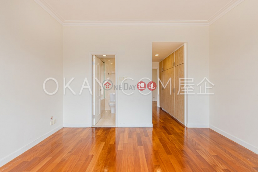 Beautiful 4 bedroom with balcony & parking | For Sale | Parkview Crescent Hong Kong Parkview 陽明山莊 環翠軒 Sales Listings