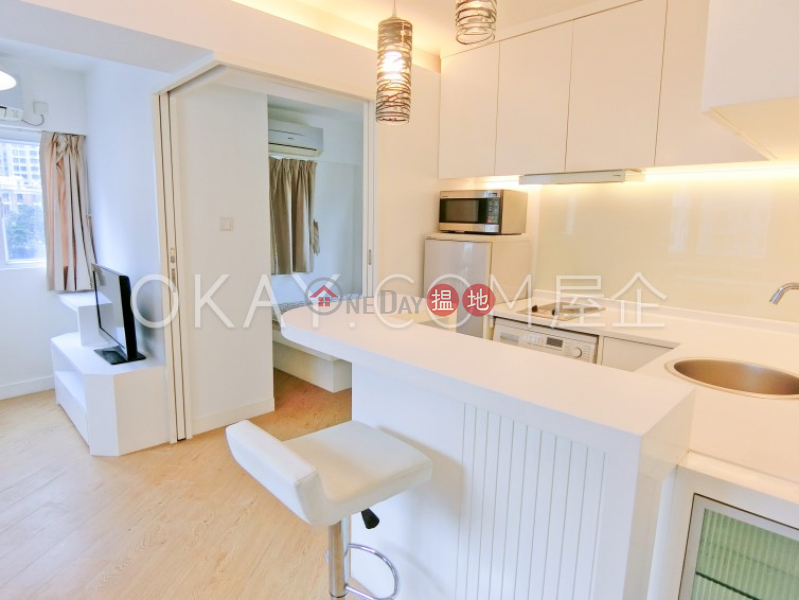 Unique 1 bedroom on high floor | For Sale | Winly Building 永利大廈 Sales Listings