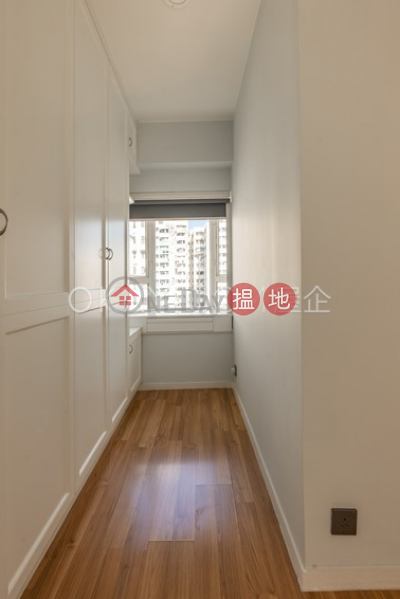 HK$ 25,000/ month, West Grand Court ( Wang Lap Court ) | Western District Intimate 2 bedroom on high floor with balcony | Rental