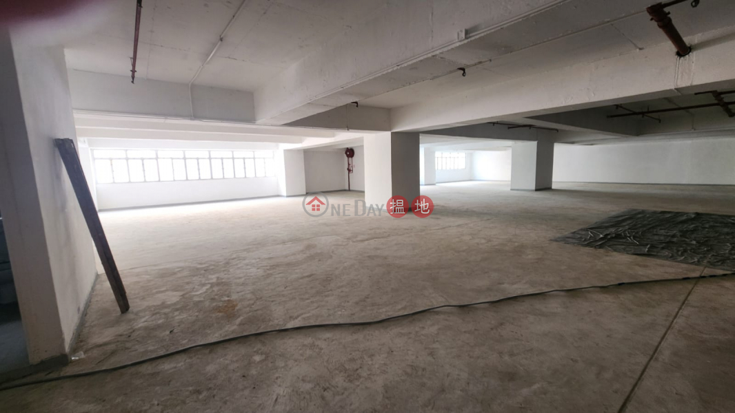 HK$ 125,436/ month | Roxy Industrial Centre Kwai Tsing District Prime Large-Scale Industrial Warehouse for Rent